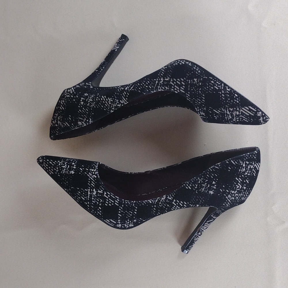 Bcbgeneration Black White Patterned Pointed Prepp… - image 1